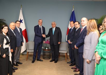 Abinader y Mulino acuerdan fortalecer comercio y turismo