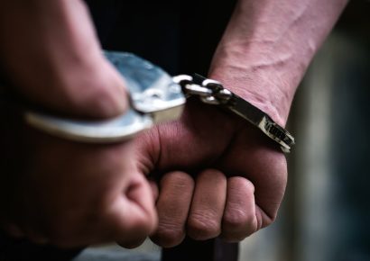 Fiscalía federal acusa a hijo de exalcalde de integrar red criminal internacional
