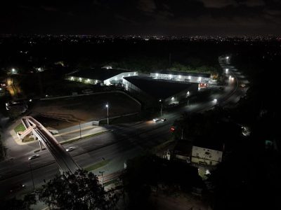 Más seguridad en el corredor sur: RD Vial instala 1,084 luminarias LED