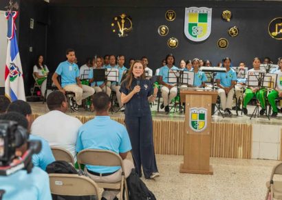 Carolina Mejía lleva educación ambiental a estudiantes de Gualey