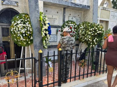 Cementerios del DN se llenan en Día de las Madres