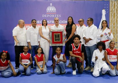 Presidente Abinader inaugura renovado Club Los Cachorros en Cristo Rey con inversión superior a RD$54 millones