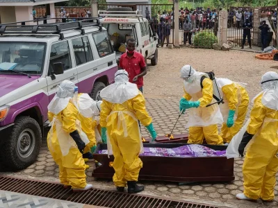La OMS reporta 223 muertes sospechosas por brote de ébola en la República Democrática del Congo