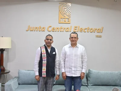 JCE y embajada de India fortalecen cooperación en temas electorales