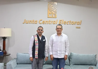 JCE y embajada de India fortalecen cooperación en temas electorales