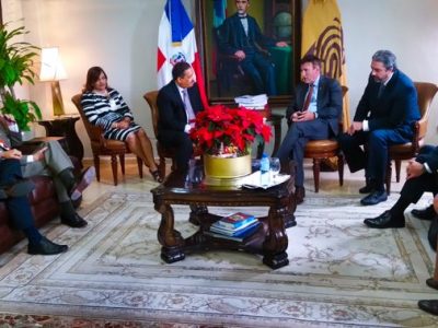Crónica de cuando le retiraron la visa a Roberto Rosario, presidente de la JCE, para presionarlo