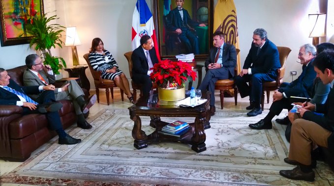 Crónica de cuando le retiraron la visa a Roberto Rosario, presidente de la JCE, para presionarlo