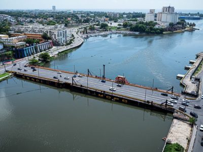 Cierre temporal del puente flotante del Ozama este sábado por paso de embarcación