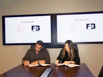 Fundación iQtek y Boomstick23 Foundation firman alianza para fortalecer la formación tecnológica de jóvenes