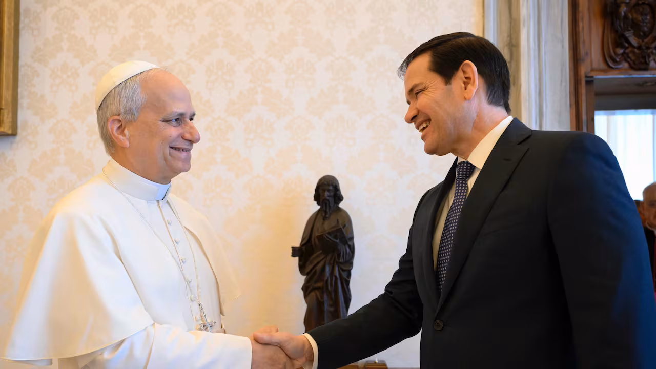 Rubio busca apoyo del papa para ayuda a Cuba