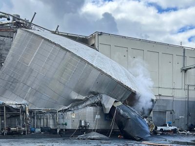 Ruptura de tanque químico deja desaparecidos y heridos en fábrica de papel en Washington