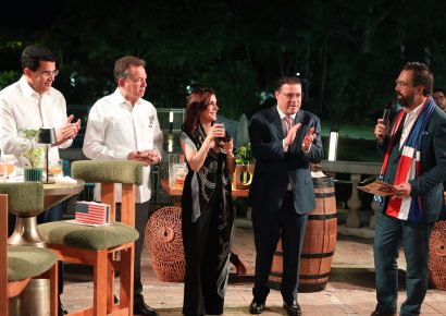 Embajada de EE. UU. resalta vínculos culturales y comerciales con República Dominicana en evento sobre bourbon y tabaco