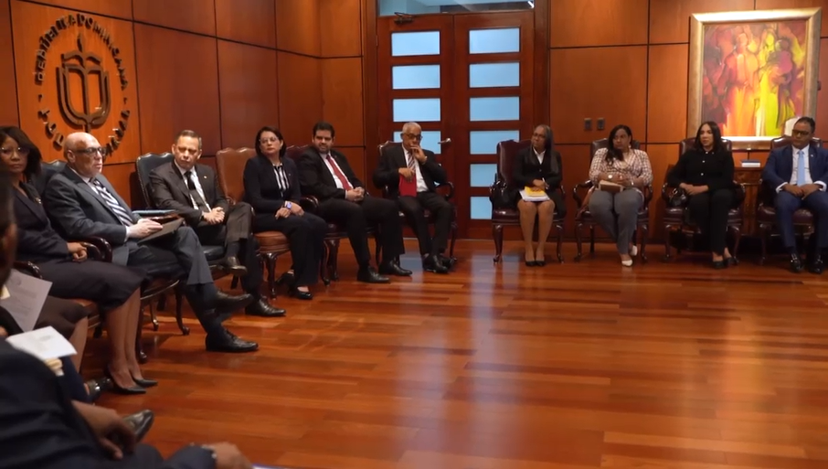 El presidente de la Suprema Corte de Justicia, Henry Molina, encabeza ...