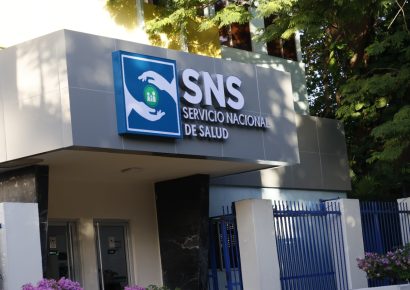 SNS desmiente aumento salarial para personal administrativo