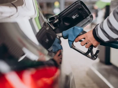 Gasolinas se disparan RD$7-RD$9 pese a millonario subsidio