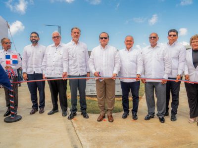 Gobierno inaugura Plaza Constitución en Ciudad Juan Bosch, obra de recreación y convivencia social