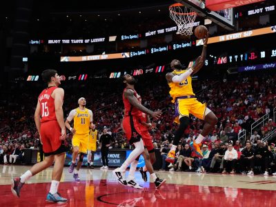Lakers eliminan a Rockets; Pistons y Raptors fuerzan séptimo juego