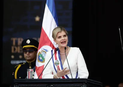 La presidenta de Costa Rica, Laura Fernández  suprime por decreto beneficios que reducían tiempo en cárcel