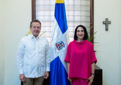 Raquel Arbaje aborda programas sociales y bienestar en RD