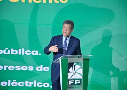 Leonel Fernández atribuye crisis económica a “improvisación e ineficacia” del Gobierno