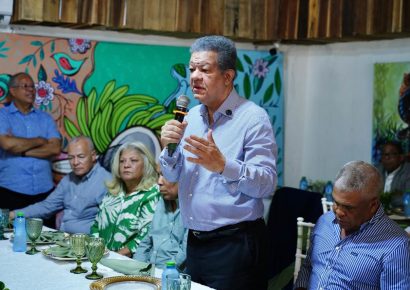 Leonel Fernández acusa al PRM de «tramposo» en Barahona