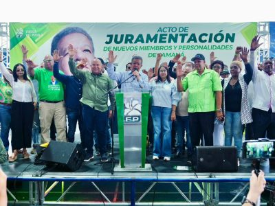 Leonel Fernández juramenta a Miguel Ángel Jazmín y otros dirigentes en Samaná
