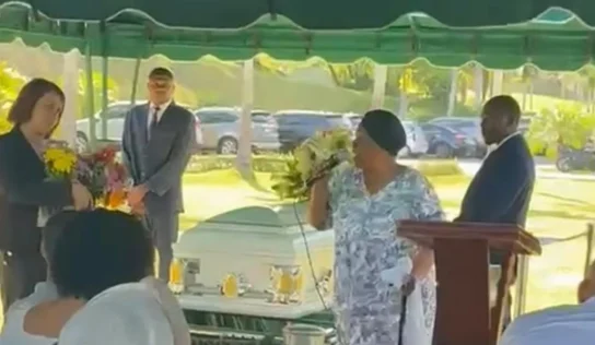 Madre de Omar Tejeda provoca debate en sepelio