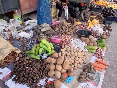 Mercado público de Barahona sigue paralizado tras cuatro años