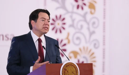 México anuncia aumento salarial de 9 % para docentes