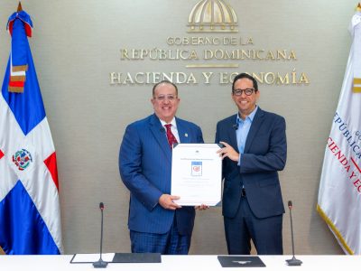 Ministerio de Hacienda y Economía obtiene por segunda vez el sello de excelencia CAF +300 otorgado por el MAP