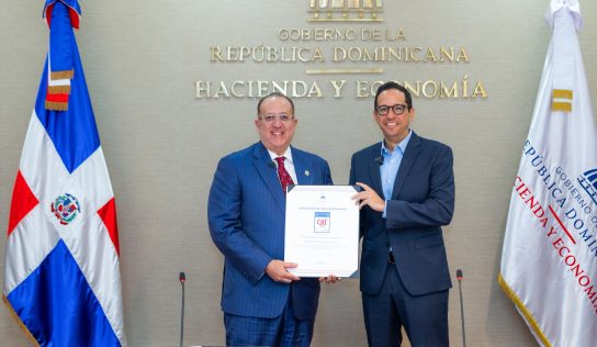 Ministerio de Hacienda y Economía obtiene por segunda vez el sello de excelencia CAF +300 otorgado por el MAP