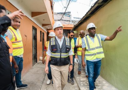 MIVHED inició reparación de viviendas en sector 27 de Febrero