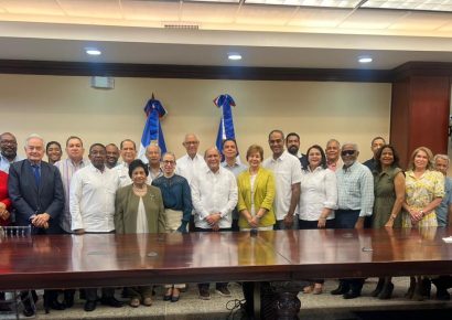 Comisión avanza en propuesta de reforma educativa y define calendario de encuentros regionales
