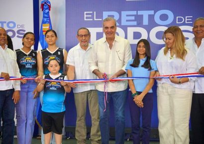 Abinader inaugura techado deportivo-escolar que impactará a más de 900 estudiantes en Sabana Larga
