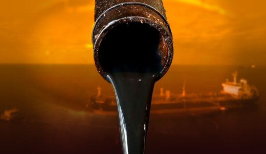 El petróleo supera los 104 dólares tras reunión entre Trump y Xi sin avances sobre Irán y Ormuz