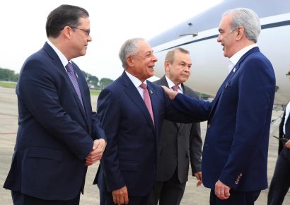 Abinader llega a Panamá para Congreso Mundial de Zonas Francas