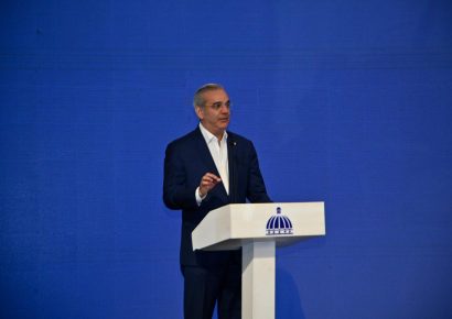 Abinader sobre permiso del menor 100 % digital: “Estamos simplificando la vida de las familias”