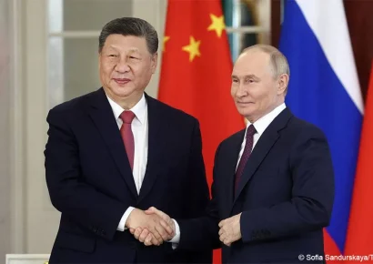 Putin llega a Pekín para encuentro clave con Xi Jinping días después de la visita de Trump