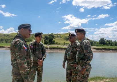 Comandante del Ejército supervisa puestos fronterizos en Elías Piña