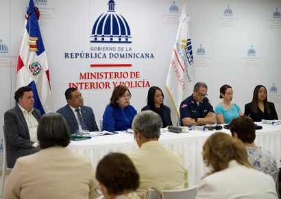 Interior y Policía coordina con gobernadoras acciones contra accidentes, carreras ilegales, ruido y delitos en las provincias