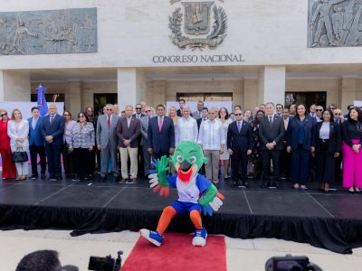 Antorcha de los Juegos Centroamericanos y del Caribe llega al Senado dominicano