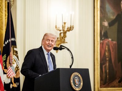 Trump arremete contra Jill Biden por no asistir a Joe Biden durante debate de 2024