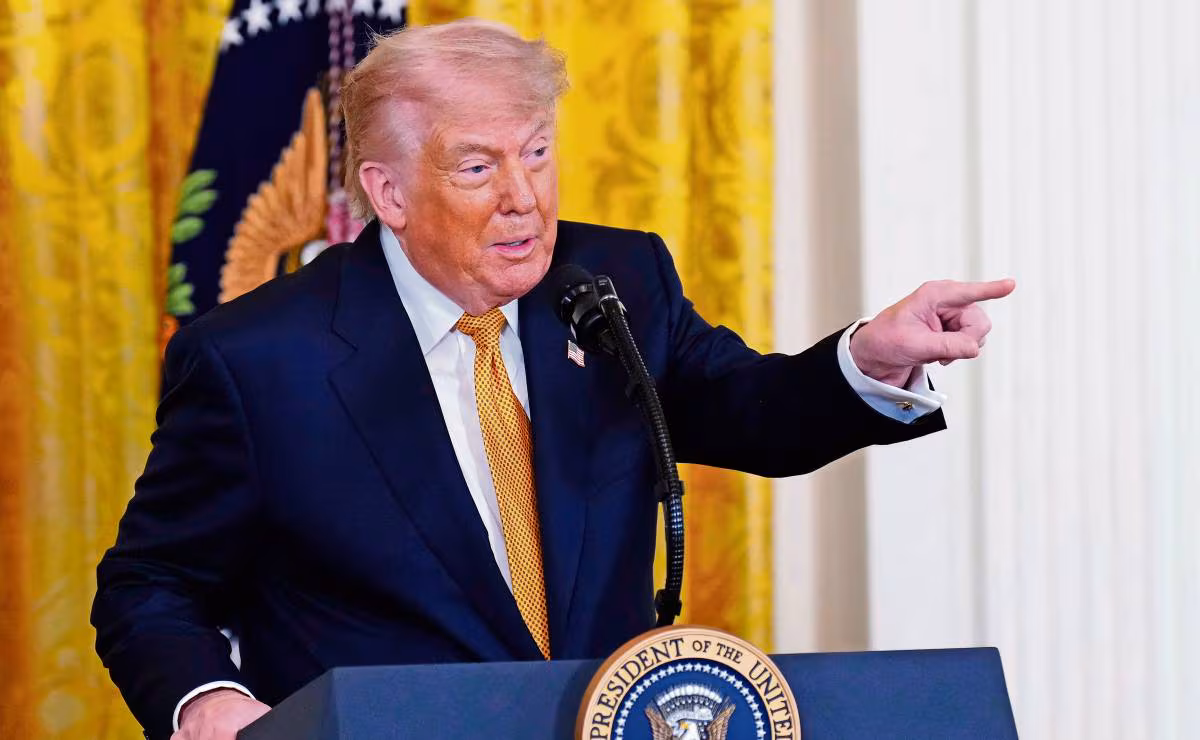 Trump insiste en que los cárteles dominan México y amenaza con actuar si no se detiene el narcotráfico