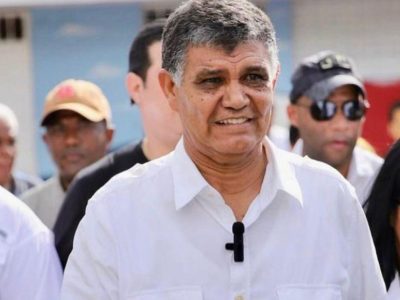 Alcalde de Santo Domingo Oeste ordena detener a quienes tiren basura
