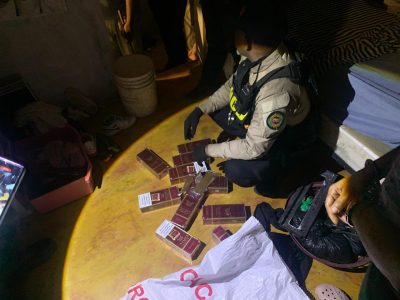 DNCD desmantela punto de drogas en San Francisco de Macorís: dos detenidos y sigue la búsqueda de “Yuyo”