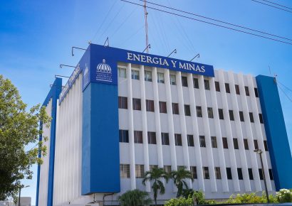 Ministerio de Energía y Minas aclara que exasesor ligado a GoldQuest solo participó en Proyecto Tierras Raras
