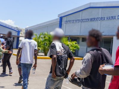 Migración detiene 957 extranjeros y deporta 967 por la frontera con Haití en un solo día