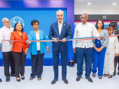 Abinader y UASD inauguran moderno Centro Multiservicios y nuevas obras académicas y tecnológicas