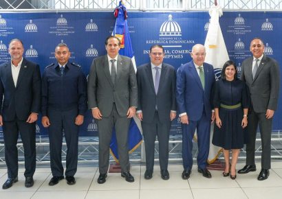 Ministro Yayo Sanz Lovatón Reafirma las Exportaciones como Motor Económico del País