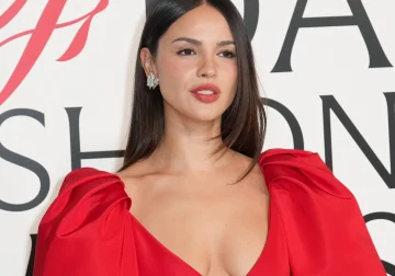 Eiza González brilla en ‘In the Grey’, su tercera colaboración con Guy Ritchie